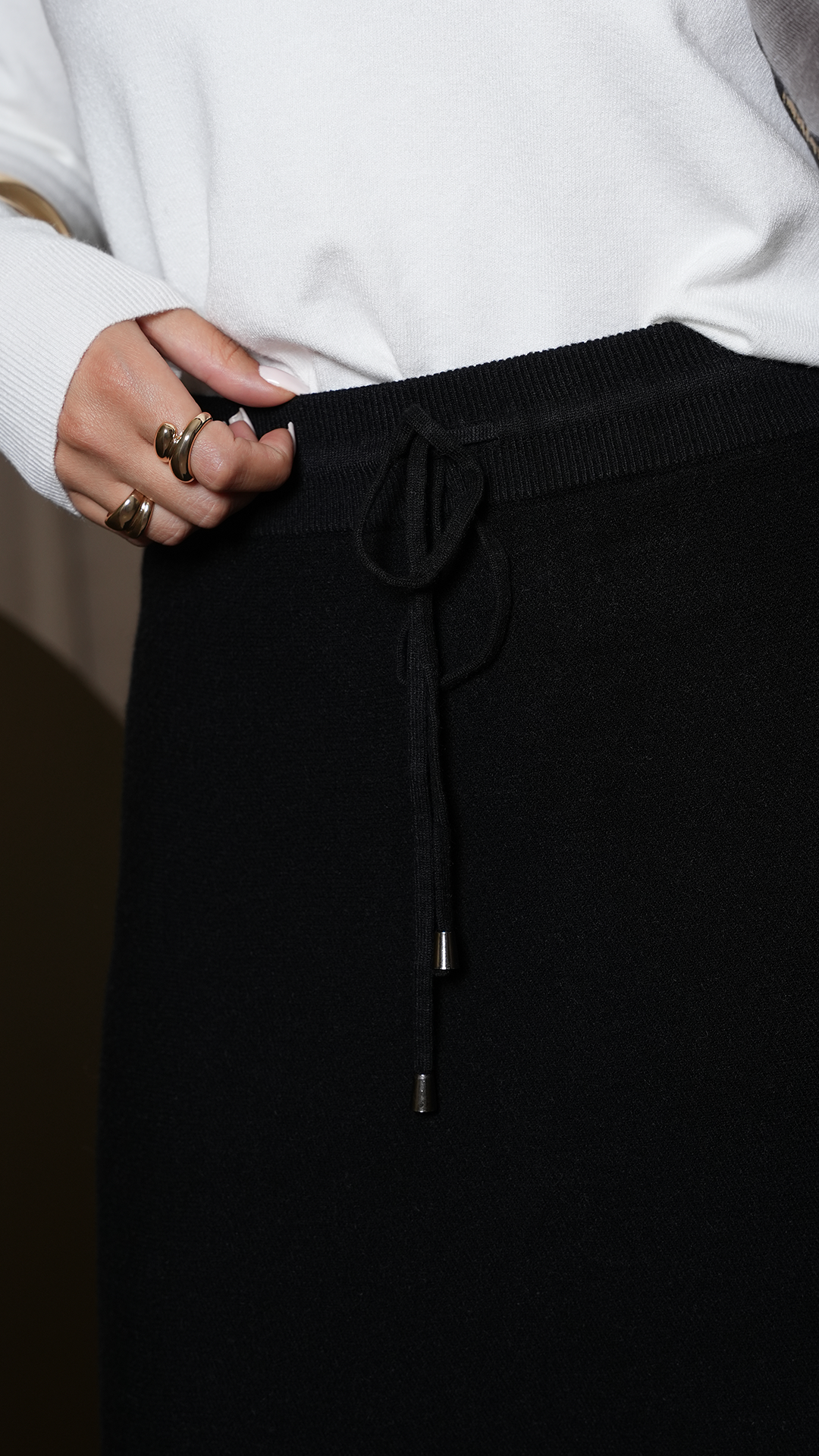 Florence Midi Wool Skirt in Black
